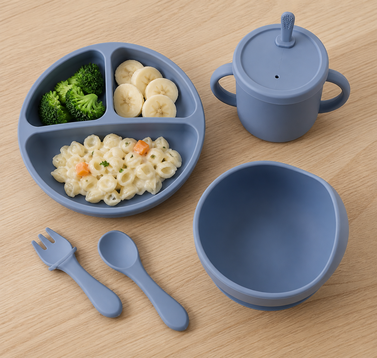 Repas de bébé avec le coffret 9 pièces bleu ciel