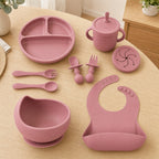 Coffret repas 9 pièces rose poudré dressé sur la table